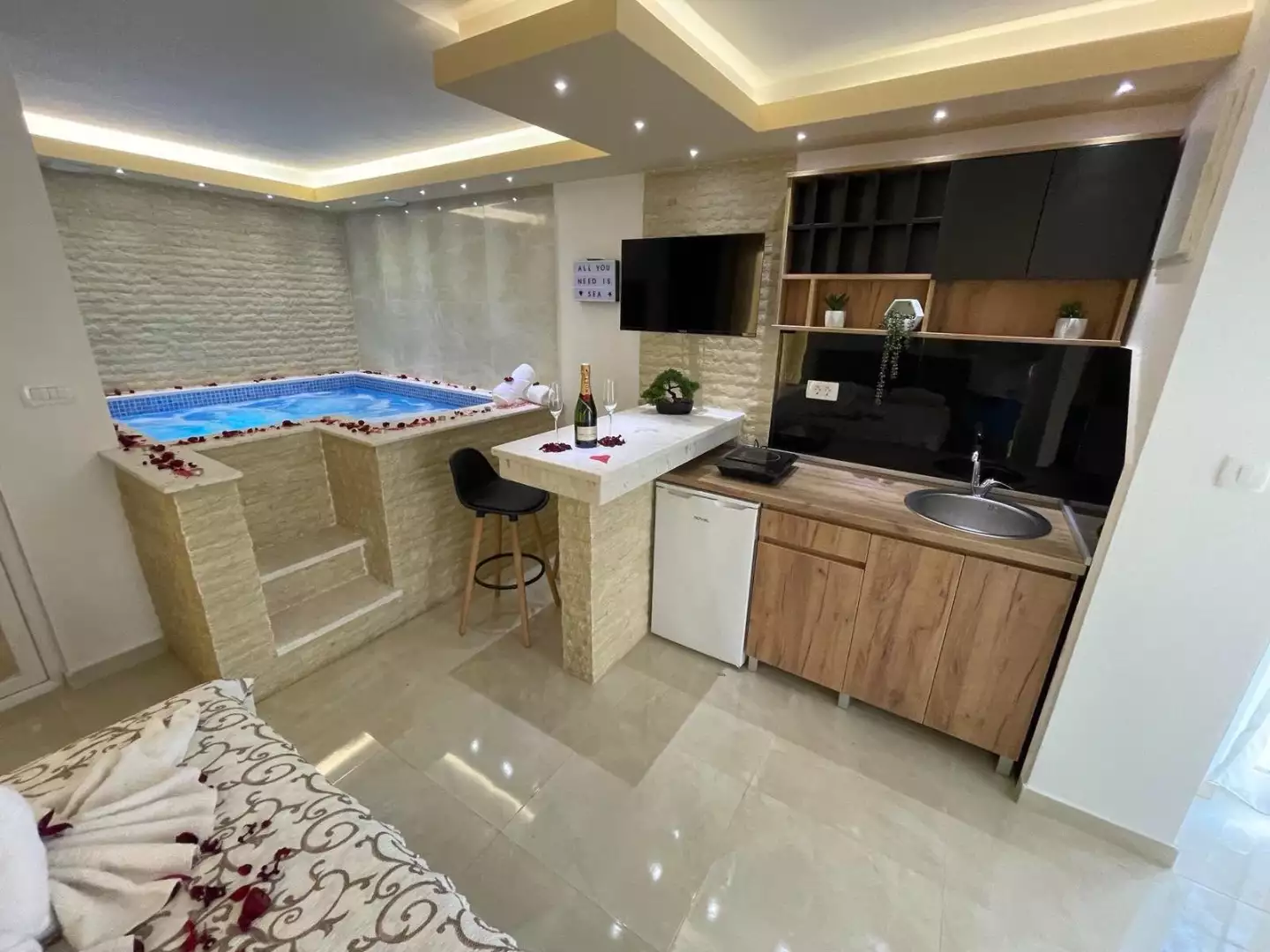 Flat 40m² in Montenegro, Sutomore. Priced at 129000€ rent photo-14