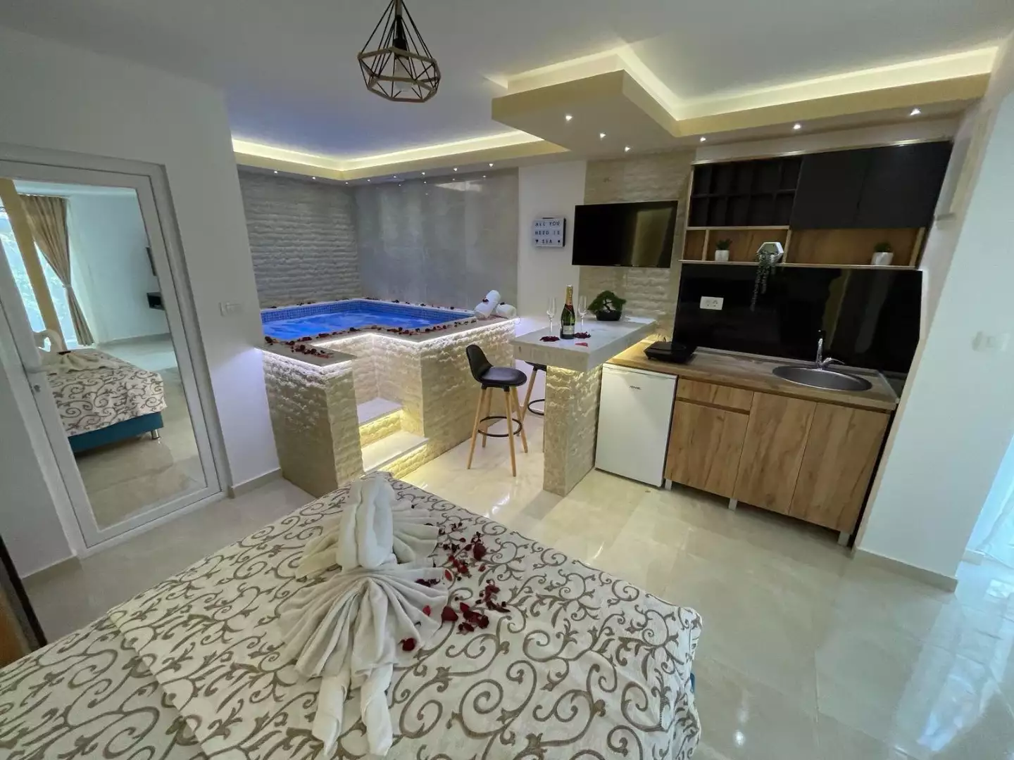 Flat 40m² in Montenegro, Sutomore. Priced at 129000€ rent photo-20
