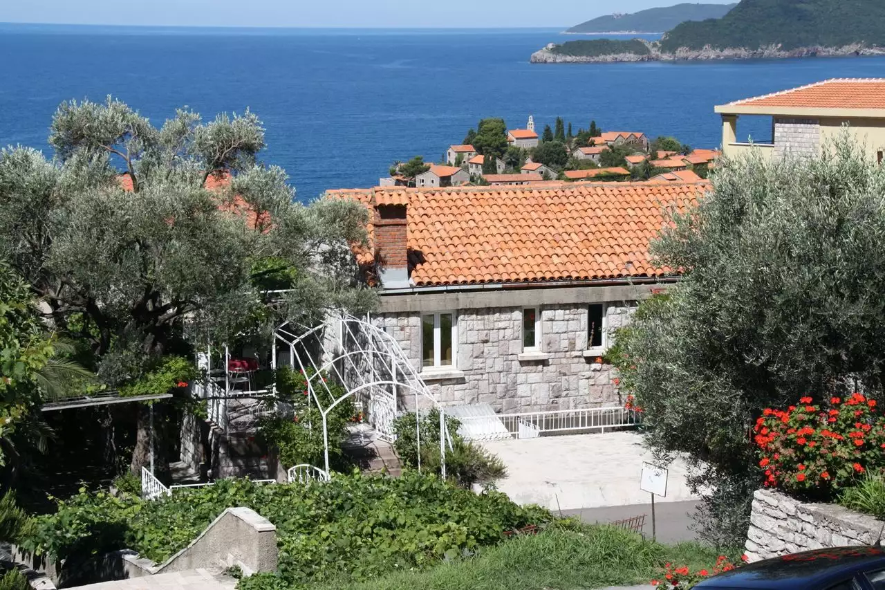 Flat 60m² in Montenegro, Sveti Stefan. Priced at 180000€ rent photo-15