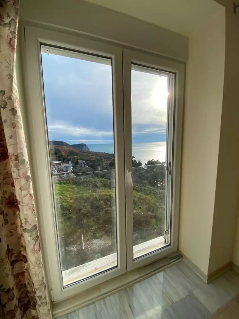 Flat 106m² in Montenegro, Sveti Stefan. Priced at 390000€ rent photo-11