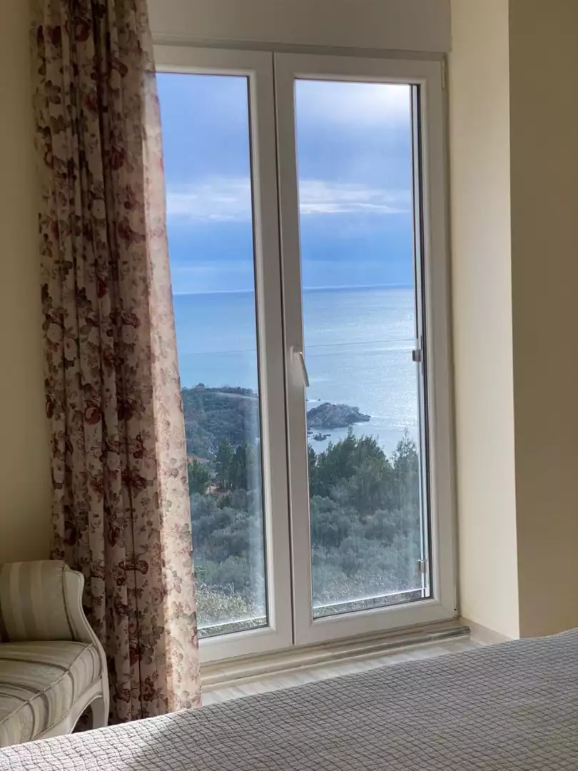 Flat 106m² in Montenegro, Sveti Stefan. Priced at 390000€ rent photo-12