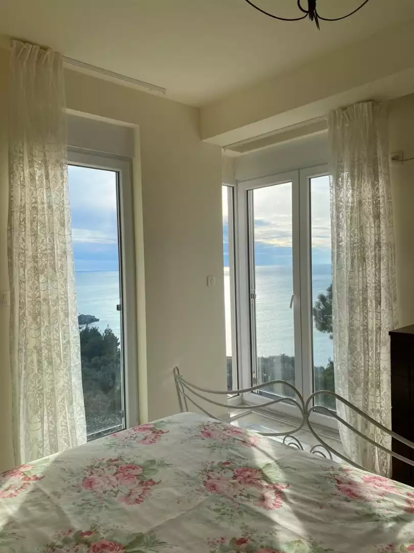 Flat 106m² in Montenegro, Sveti Stefan. Priced at 390000€ rent photo-19