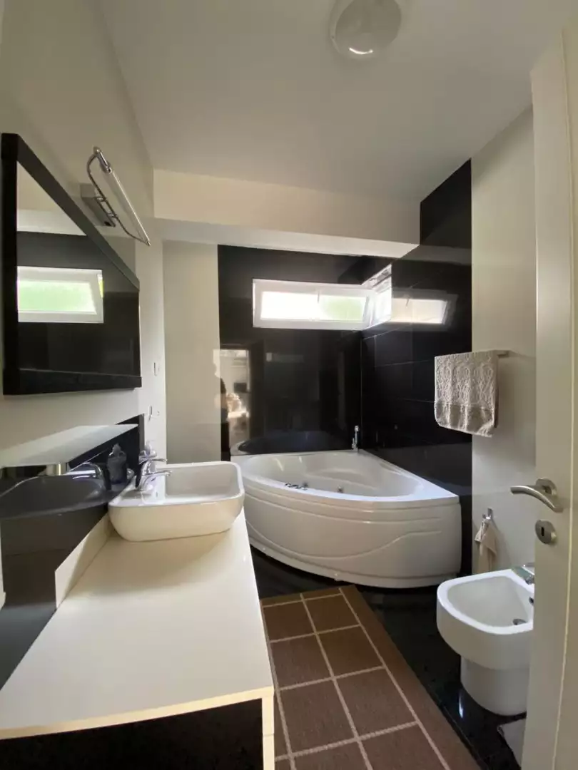 Flat 106m² in Montenegro, Sveti Stefan. Priced at 390000€ rent photo-26