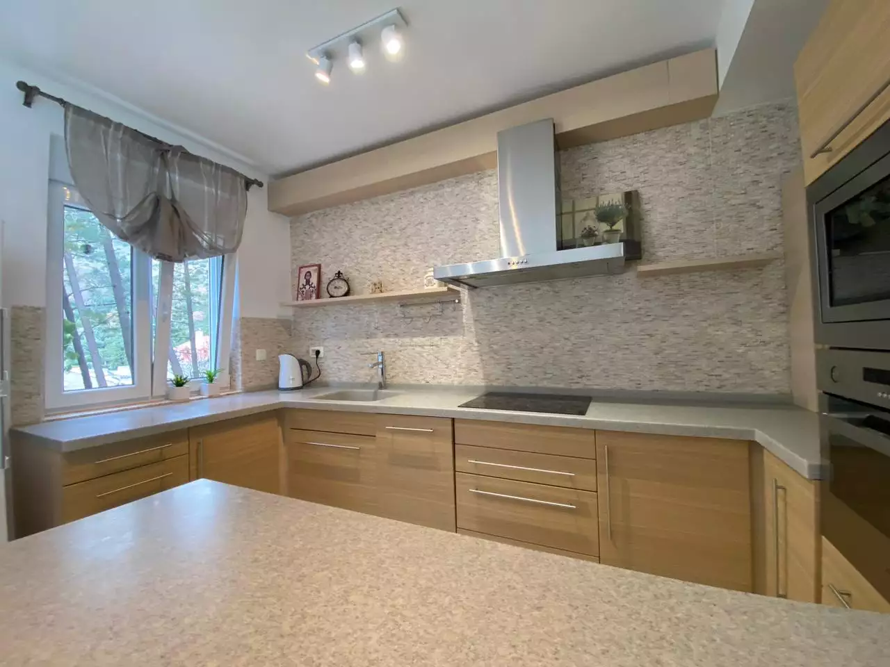 Flat 106m² in Montenegro, Sveti Stefan. Priced at 390000€ rent photo-30
