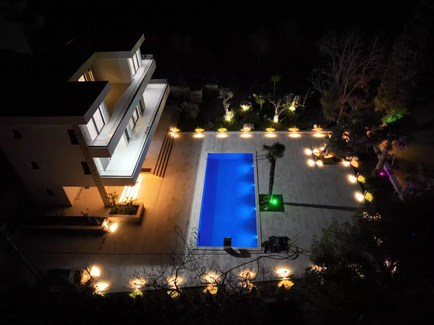 Villa 450m² in Montenegro, Bar. Priced at 1800000€ rent photo-4