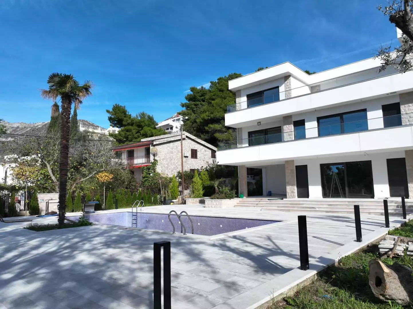 Villa 450m² in Montenegro, Bar. Priced at 1800000€ rent photo-7