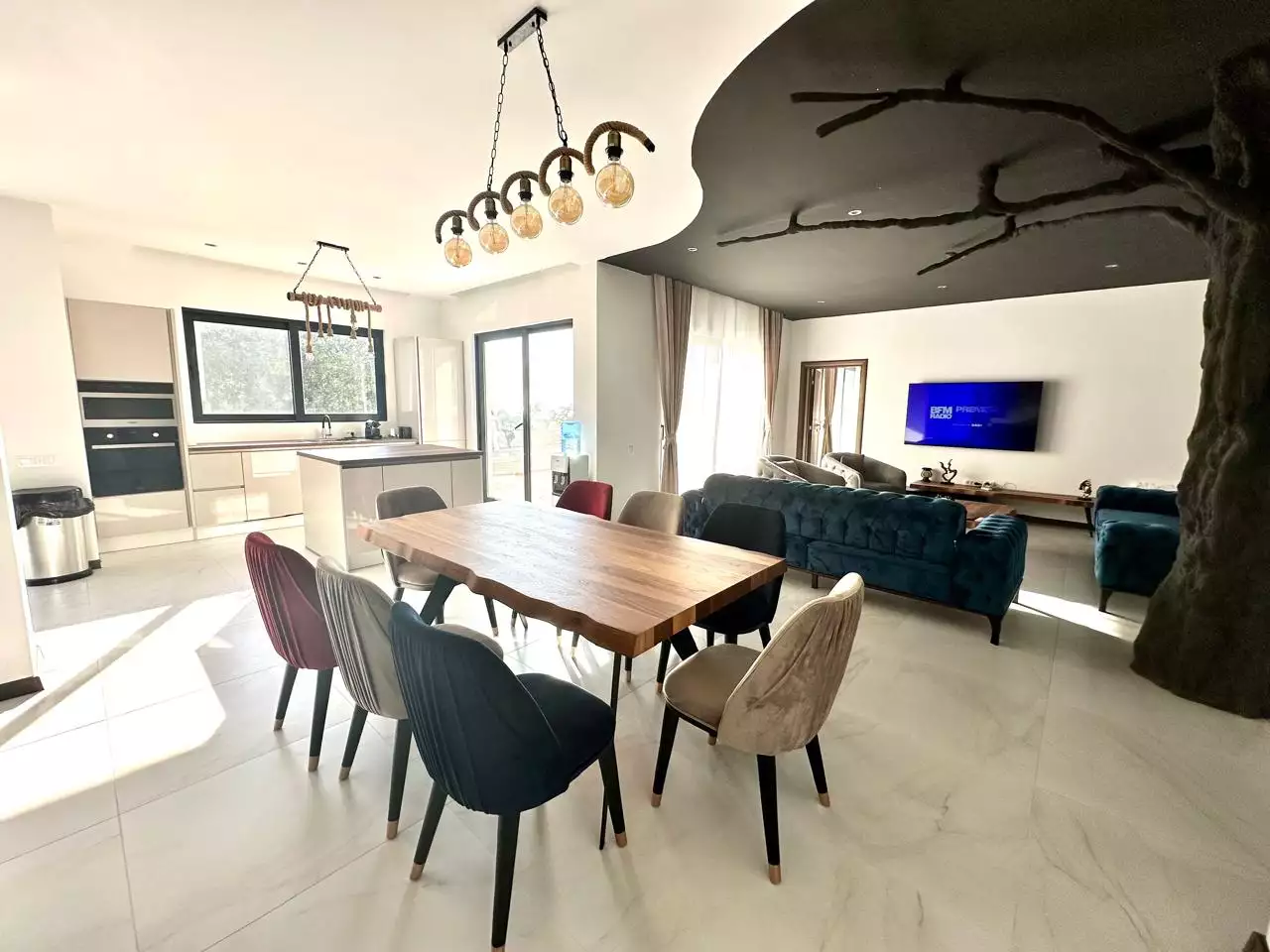 Villa 250m² in Montenegro, Utjeha. Priced at 430000€ rent photo-1