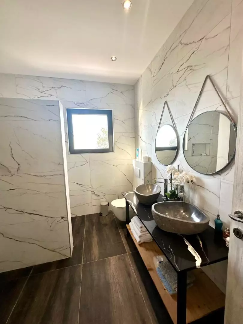 Villa 250m² in Montenegro, Utjeha. Priced at 430000€ rent photo-13