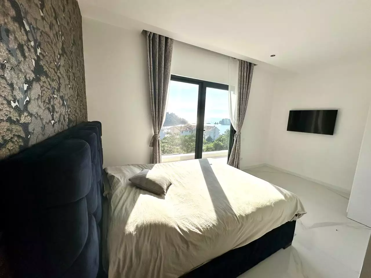 Villa 250m² in Montenegro, Utjeha. Priced at 430000€ rent photo-16