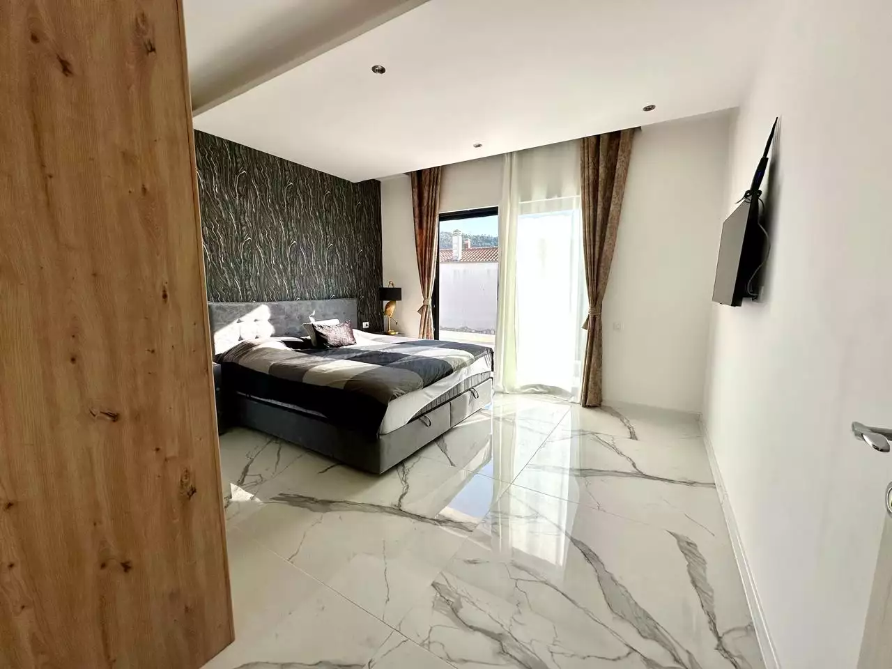 Villa 250m² in Montenegro, Utjeha. Priced at 430000€ rent photo-20