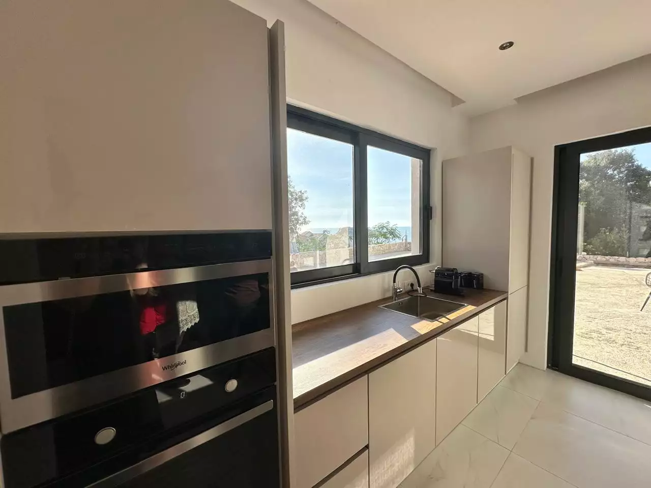 Villa 250m² in Montenegro, Utjeha. Priced at 430000€ rent photo-31