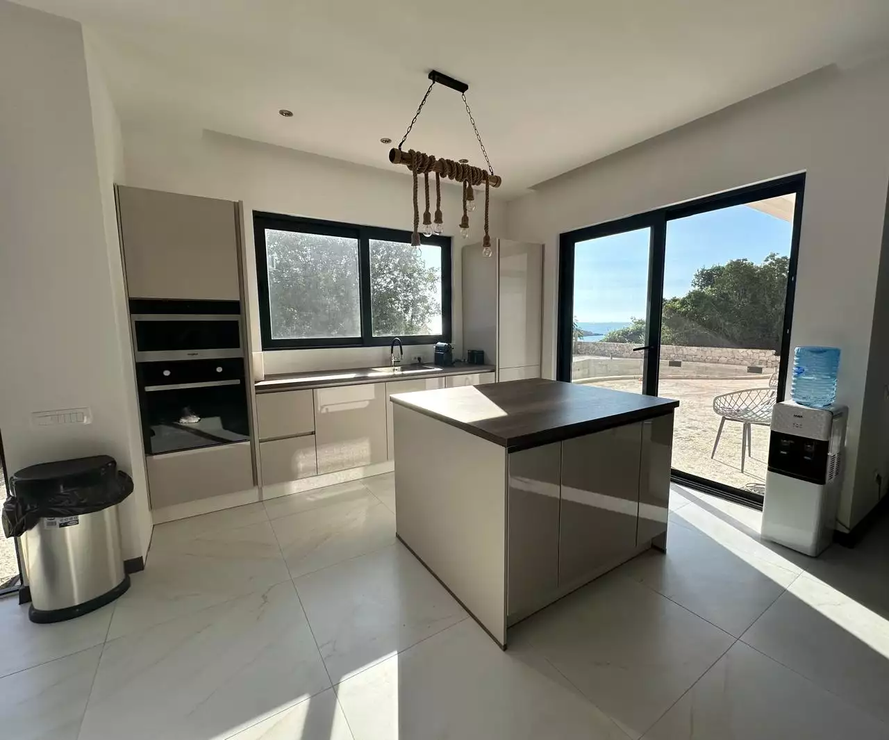 Villa 250m² in Montenegro, Utjeha. Priced at 430000€ rent photo-34