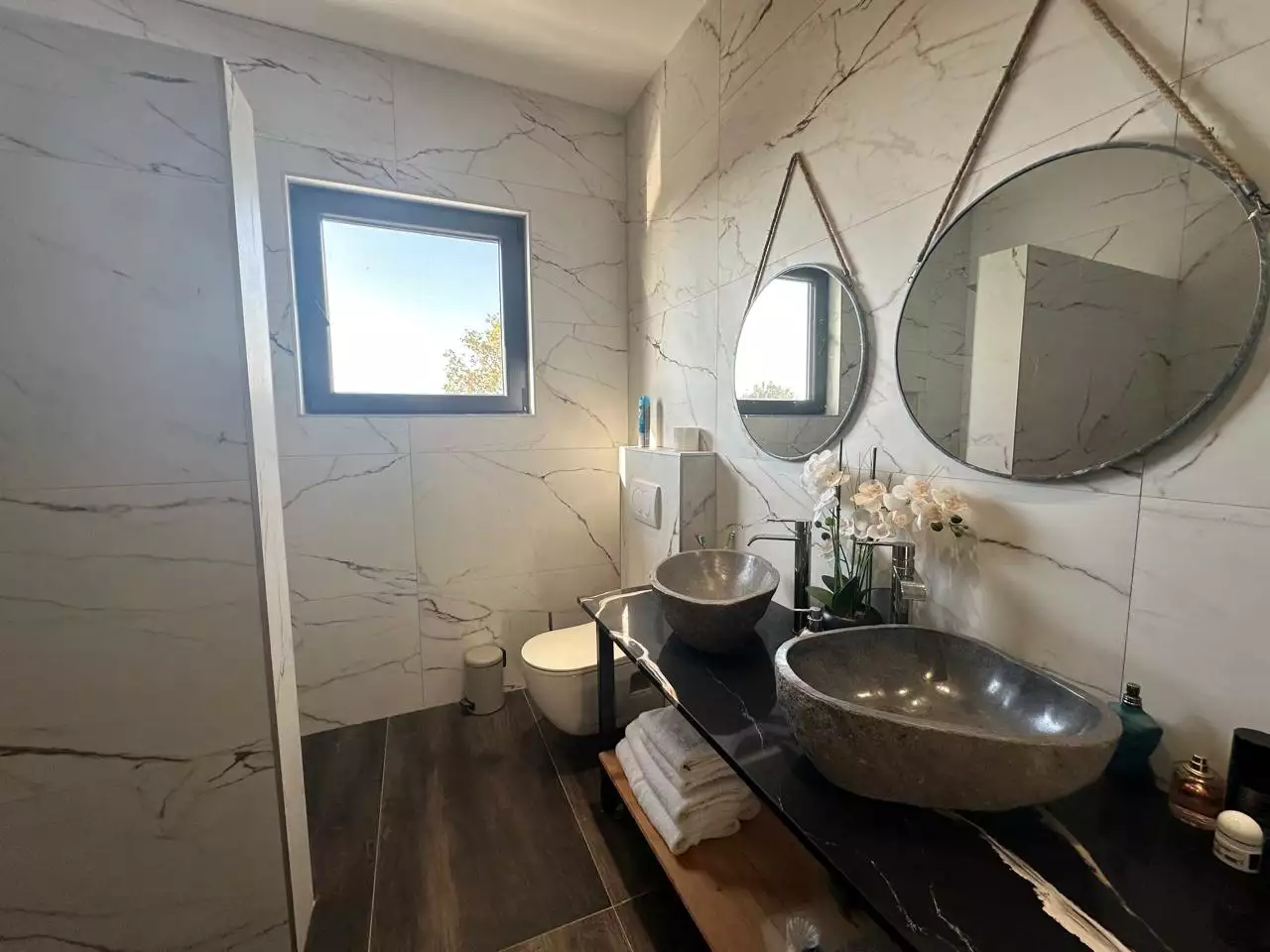 Villa 250m² in Montenegro, Utjeha. Priced at 430000€ rent photo-40
