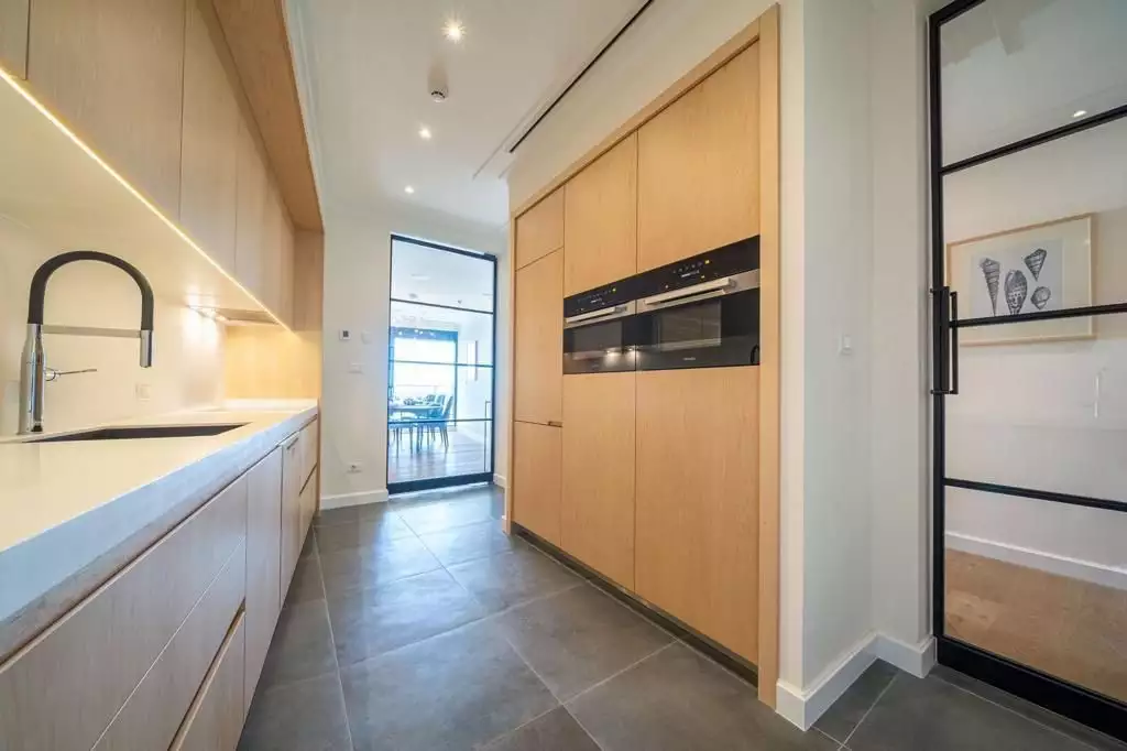 Flat 248m² in Montenegro, Bar. Priced at 800000€ rent photo-6