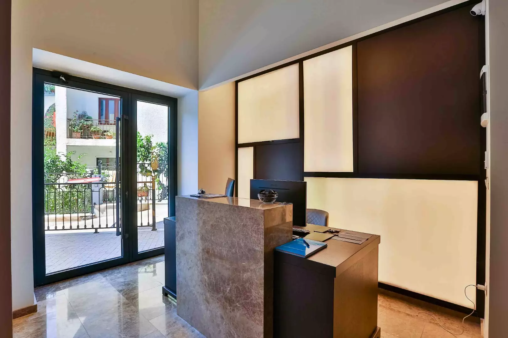 Flat 42m² in Montenegro, Budva. Priced at 250000€ rent photo-3