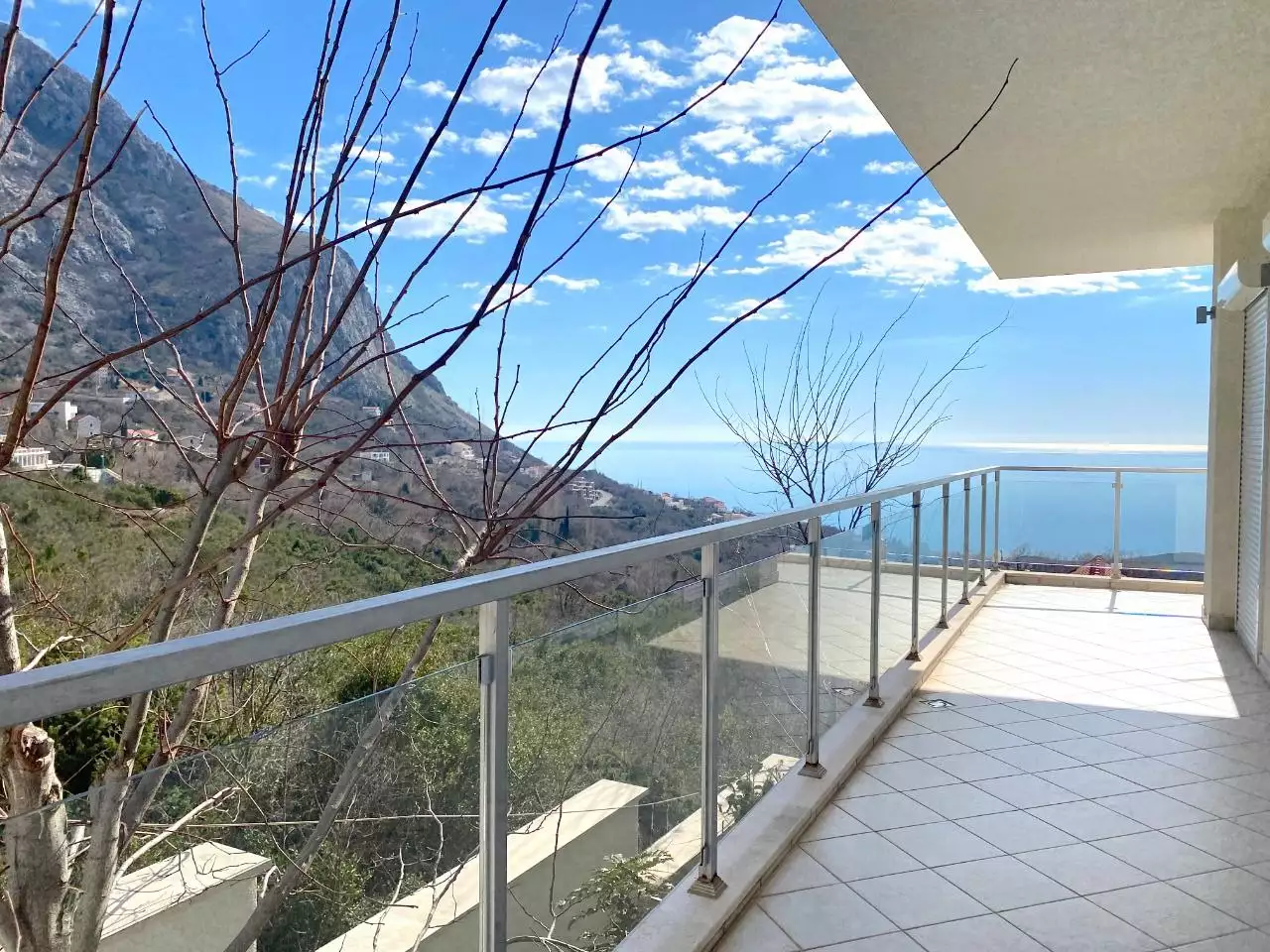 House 200m² in Montenegro, Budva. Priced at 550000€ rent photo-15