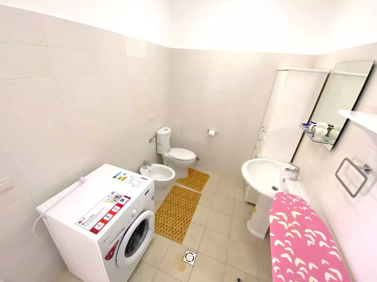 House 200m² in Montenegro, Budva. Priced at 550000€ rent photo-19
