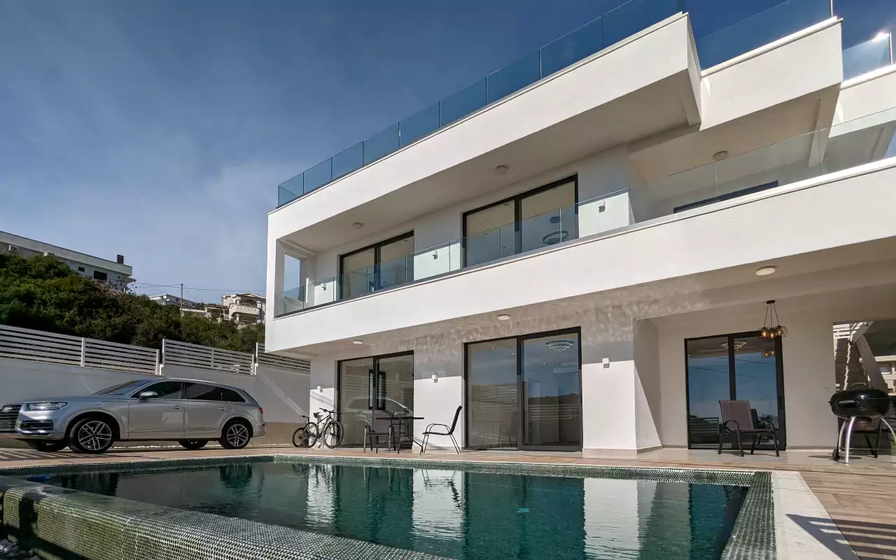 Villa 365m² in Montenegro, Utjeha. Priced at 1100000€ rent photo-1
