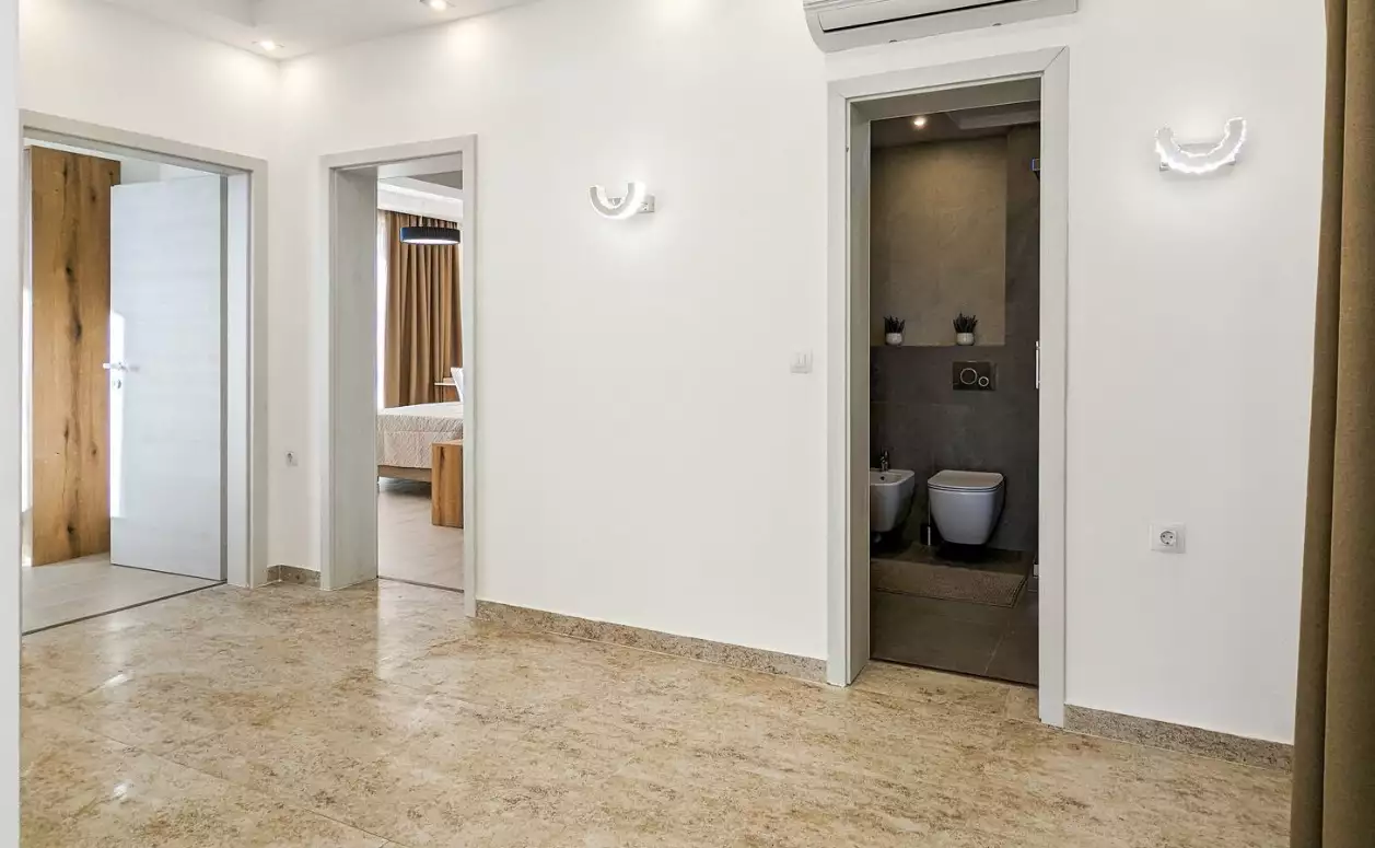 Villa 365m² in Montenegro, Utjeha. Priced at 1100000€ rent photo-15