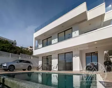 Buy in Montenegro for 1100000€