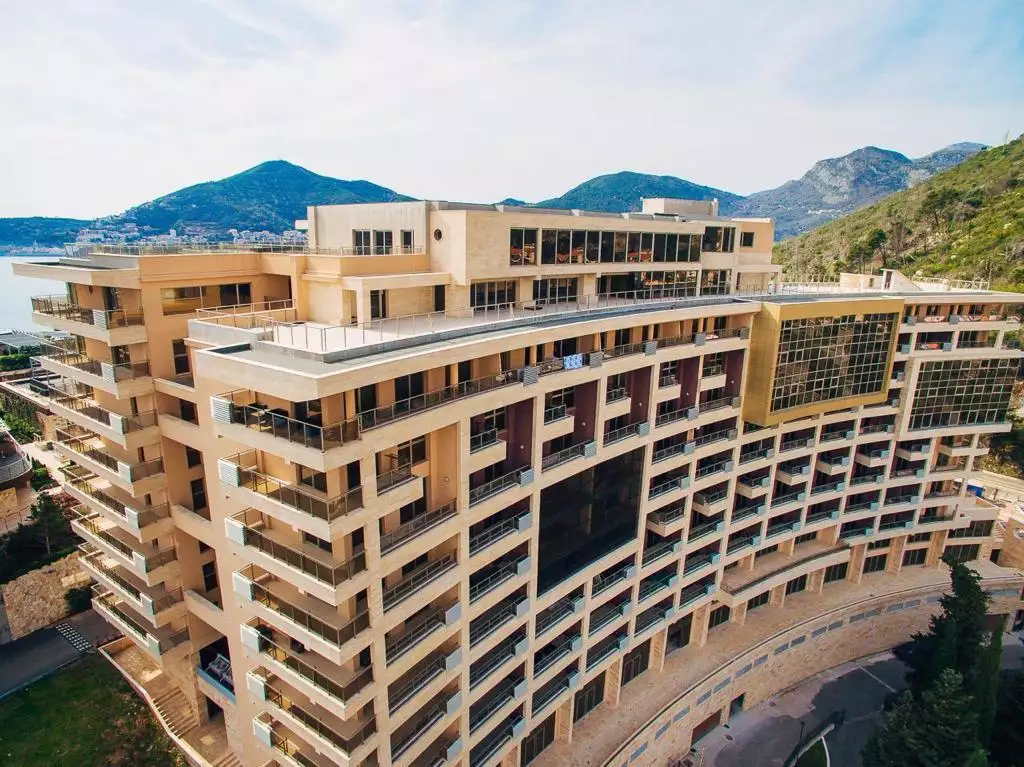 Flat 77m² in Montenegro, Budva. Priced at 280000€ rent photo-2