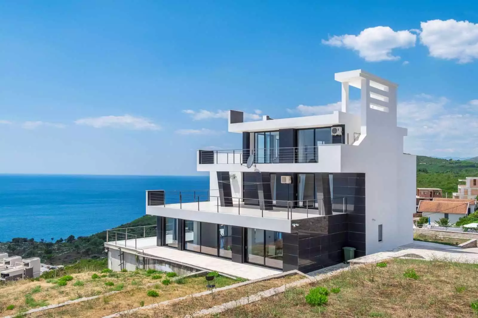 Villa 1150m² in Montenegro, Budva. Priced at 1500000€ rent photo-1