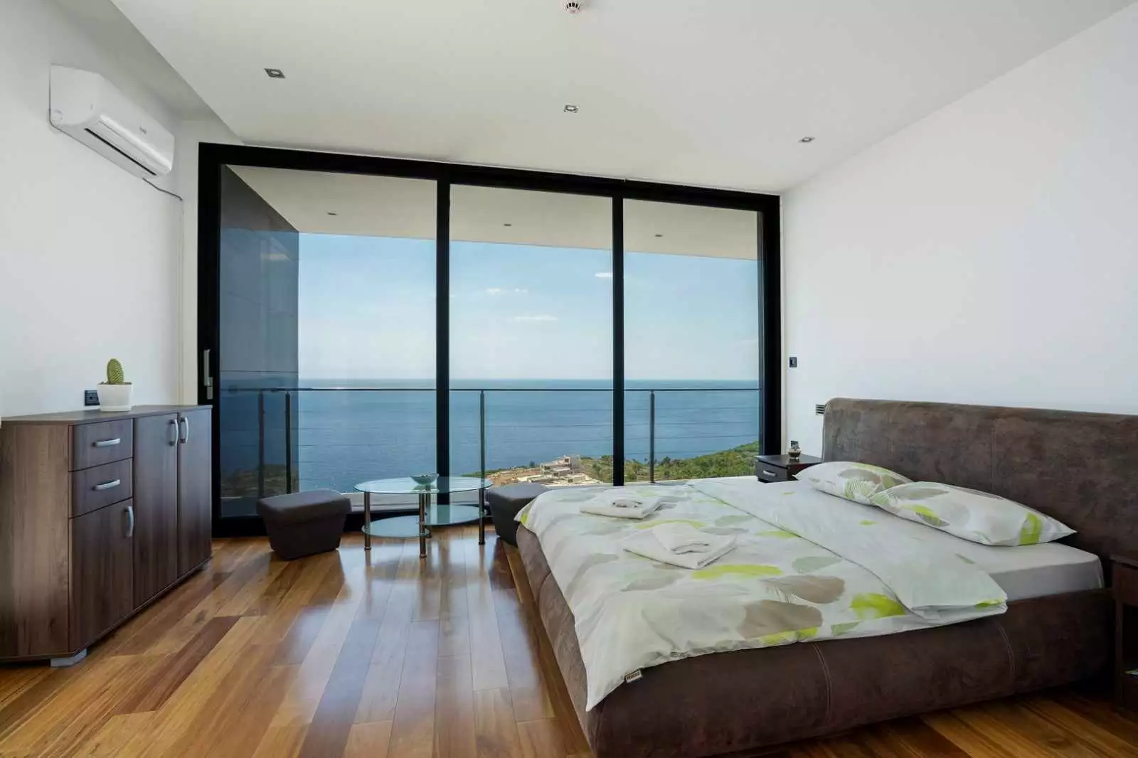 Villa 1150m² in Montenegro, Budva. Priced at 1500000€ rent photo-13