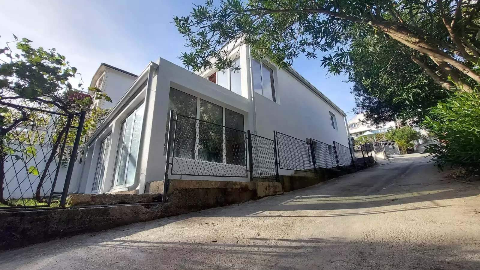 House 224m² in Montenegro, Sutomore. Priced at 169000€ rent photo-4