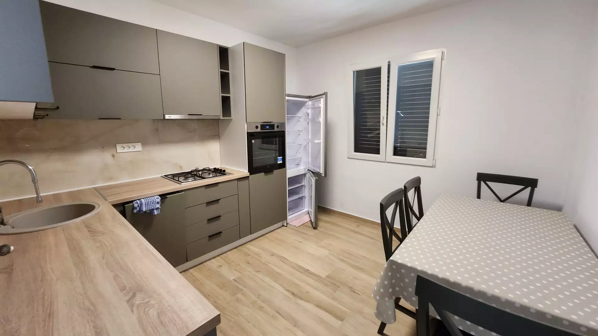 House 99m² in Montenegro, Sutomore. Priced at 150000€ rent photo-13