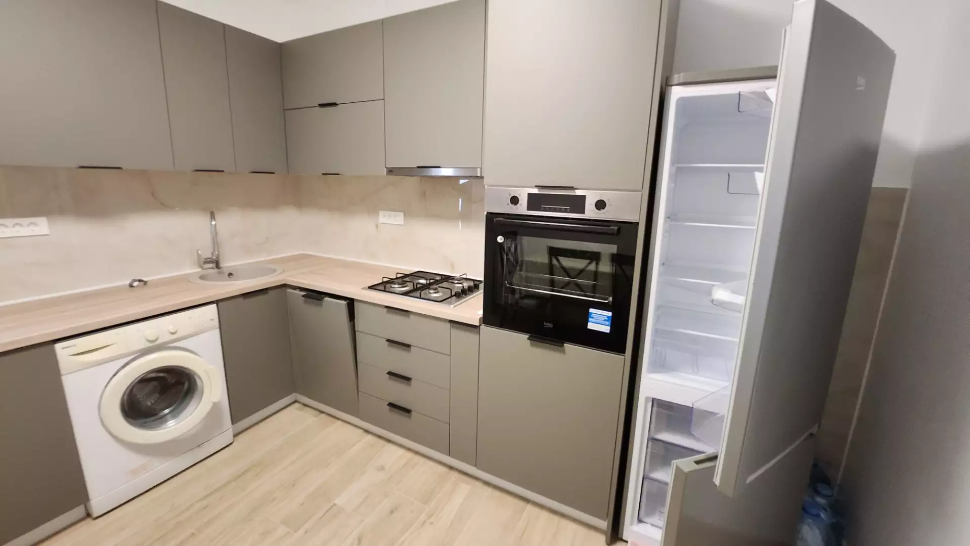 House 99m² in Montenegro, Sutomore. Priced at 150000€ rent photo-17