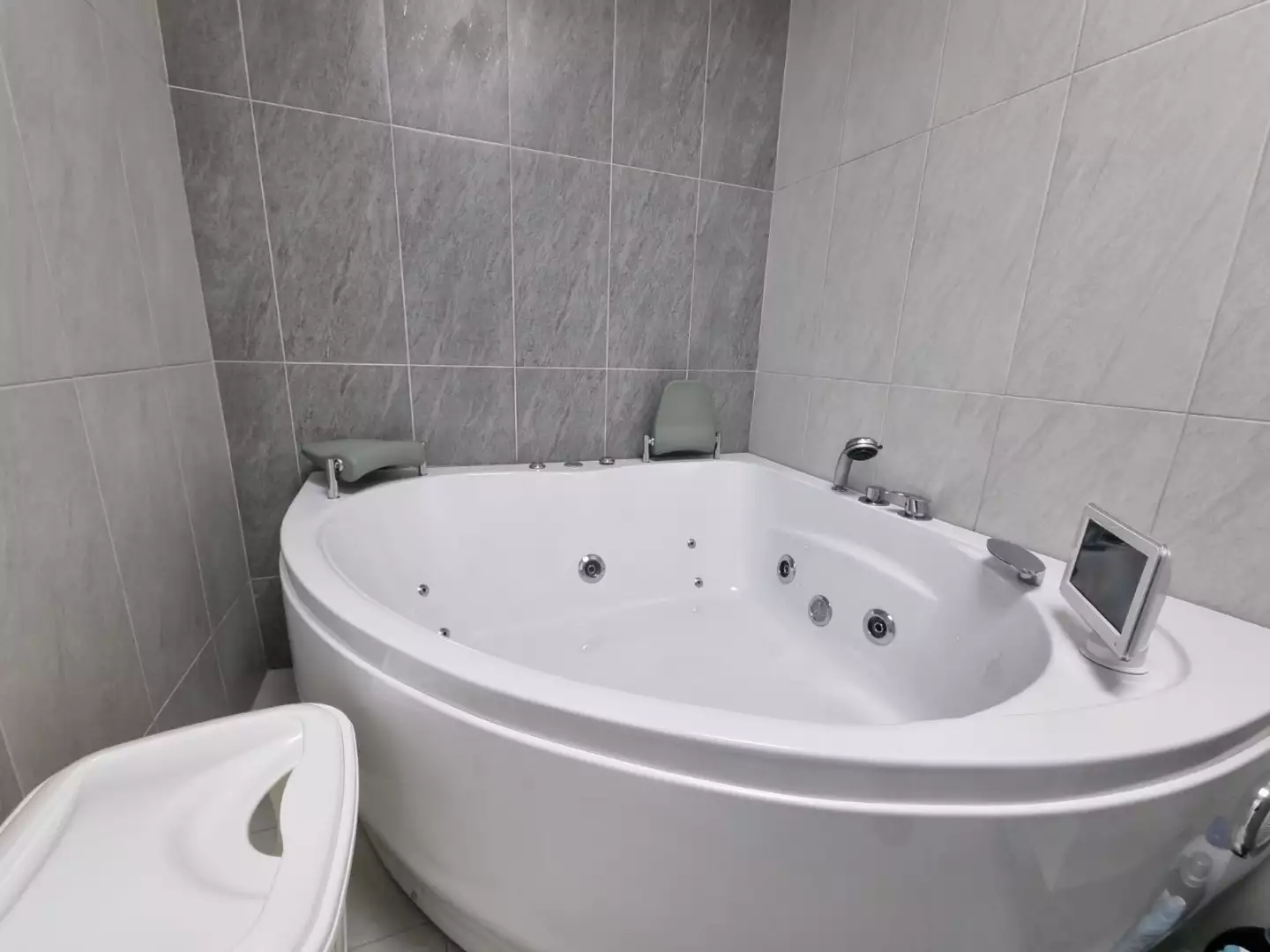 Flat 95m² in Montenegro, Budva. Priced at 300000€ rent photo-10