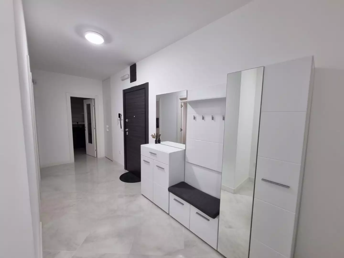 Flat 95m² in Montenegro, Budva. Priced at 300000€ rent photo-12