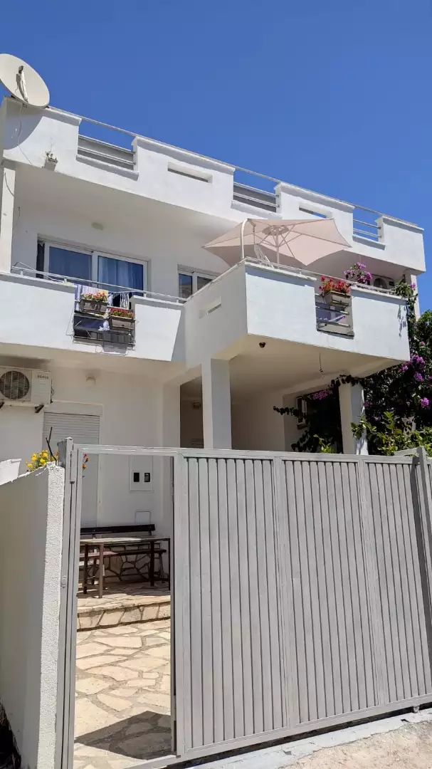 House 199m² in Montenegro, Utjeha. Priced at 350000€ rent photo-1