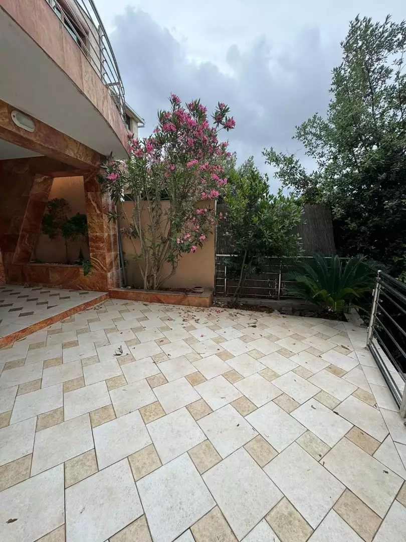 Villa 282m² in Montenegro, Utjeha. Priced at 750000€ rent photo-6