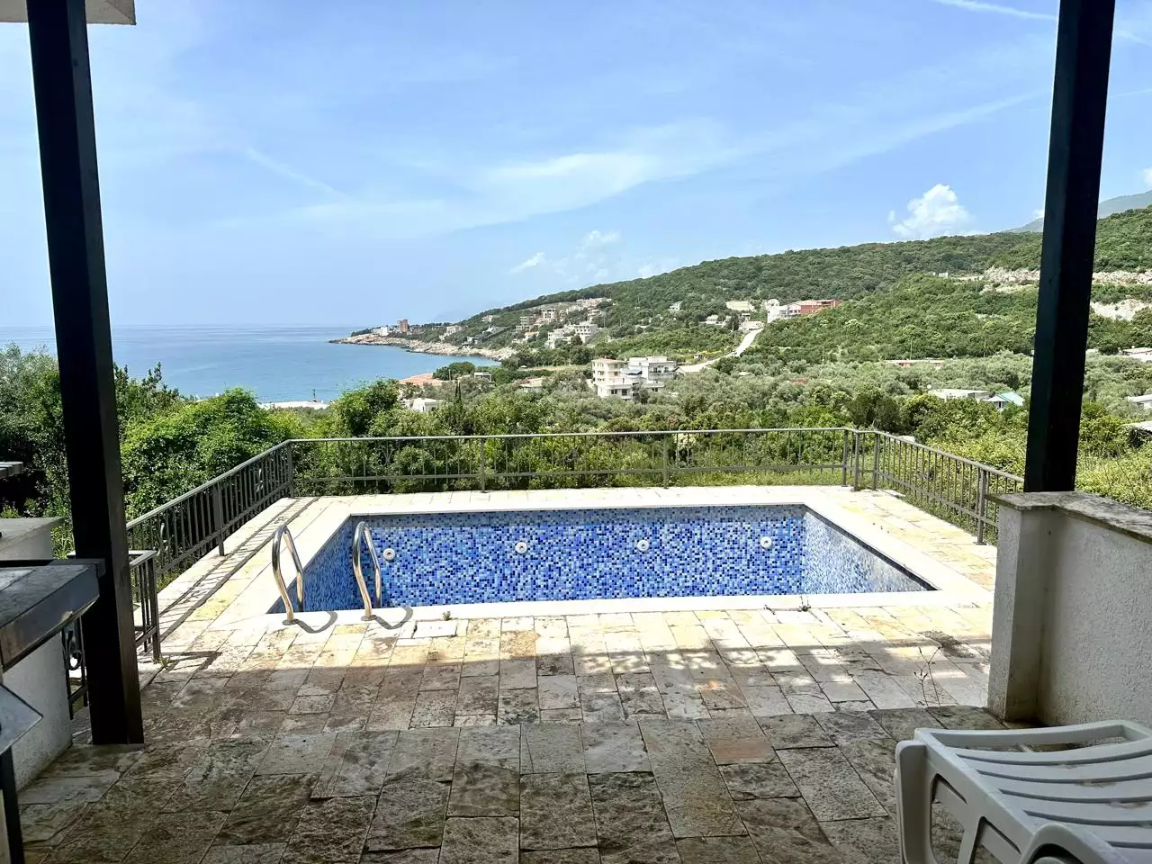 House 366m² in Montenegro, Utjeha. Priced at 375000€ rent photo-3