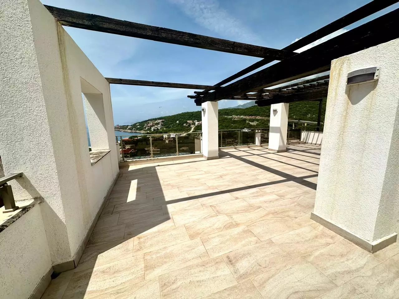 House 366m² in Montenegro, Utjeha. Priced at 375000€ rent photo-10