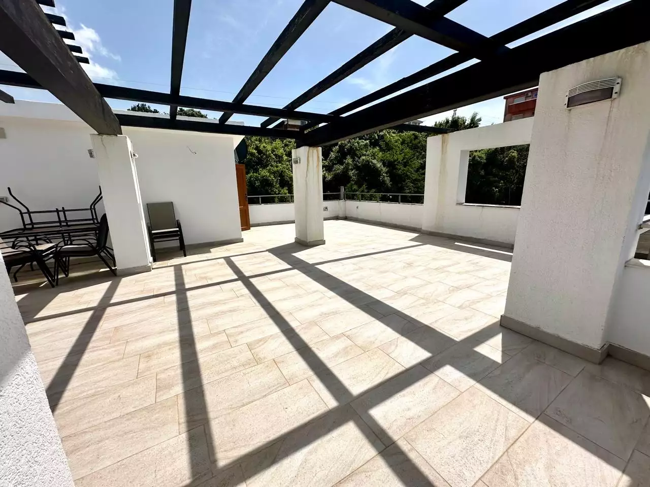 House 366m² in Montenegro, Utjeha. Priced at 375000€ rent photo-11