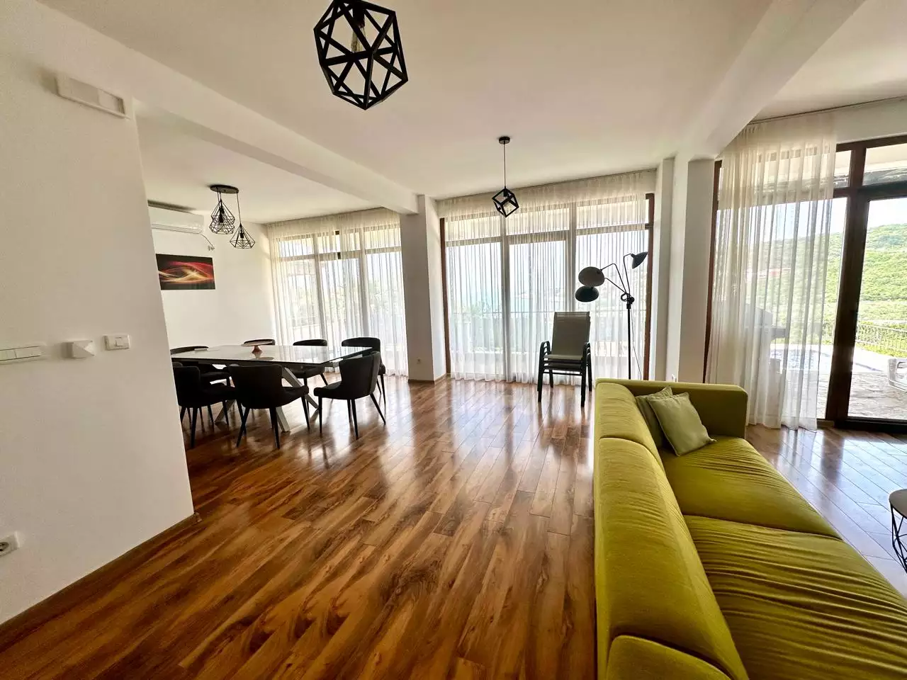 House 366m² in Montenegro, Utjeha. Priced at 375000€ rent photo-36