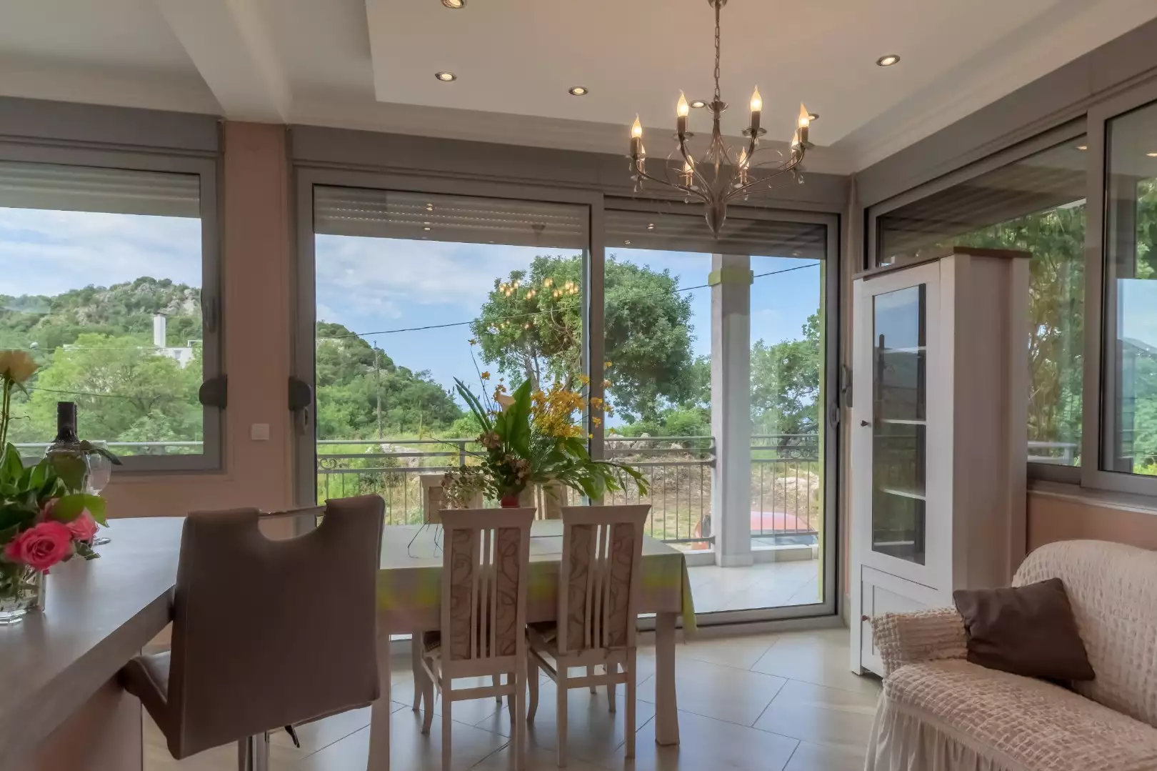House 247m² in Montenegro, Bularica. Priced at 785000€ rent photo-3