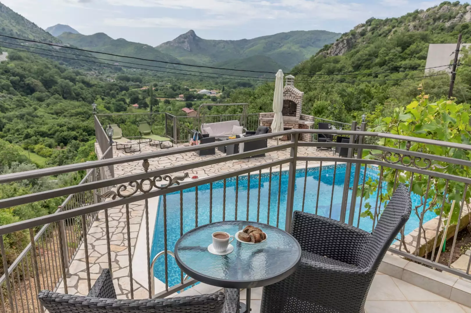 House 247m² in Montenegro, Bularica. Priced at 785000€ rent photo-4