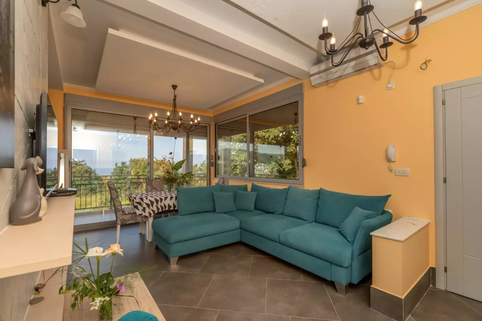 House 247m² in Montenegro, Bularica. Priced at 785000€ rent photo-28