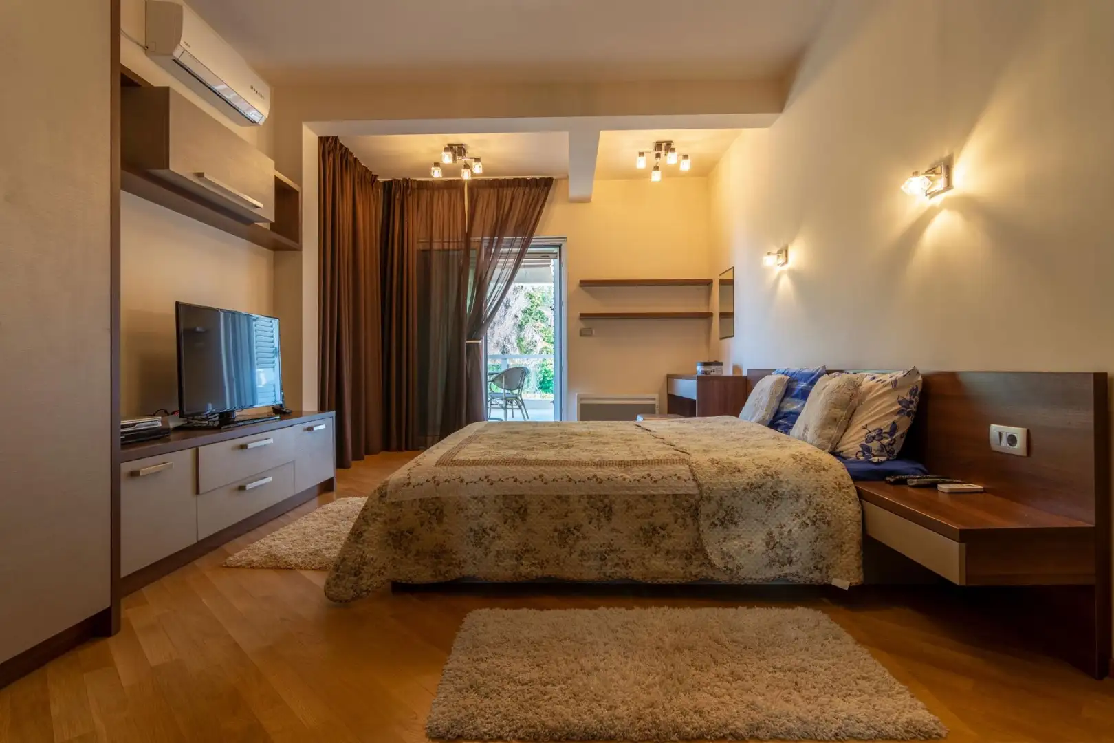 Villa 267m² in Montenegro, Tivat. Priced at 1200000€ rent photo-3