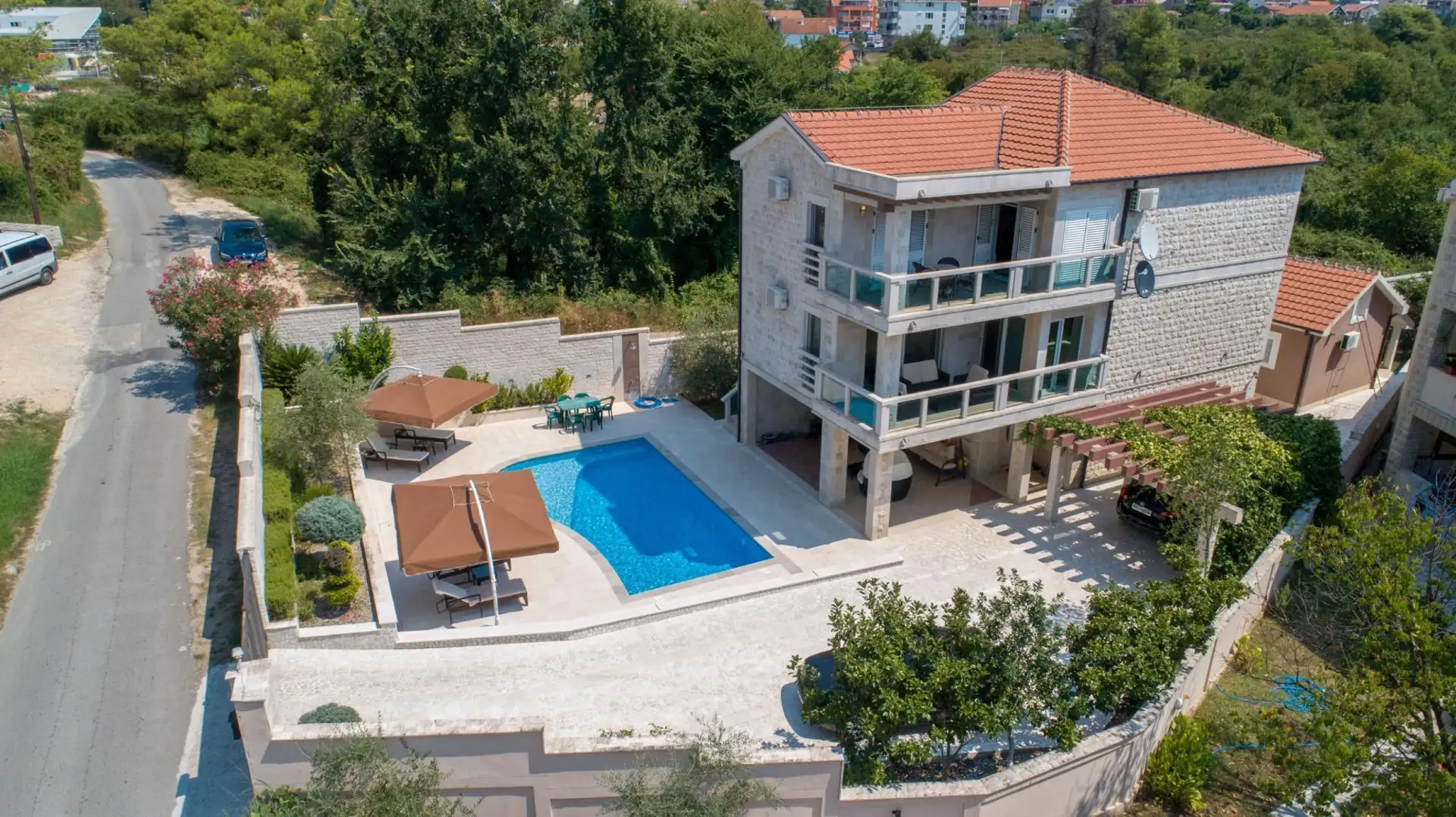 Villa 267m² in Montenegro, Tivat. Priced at 1200000€ rent photo-11