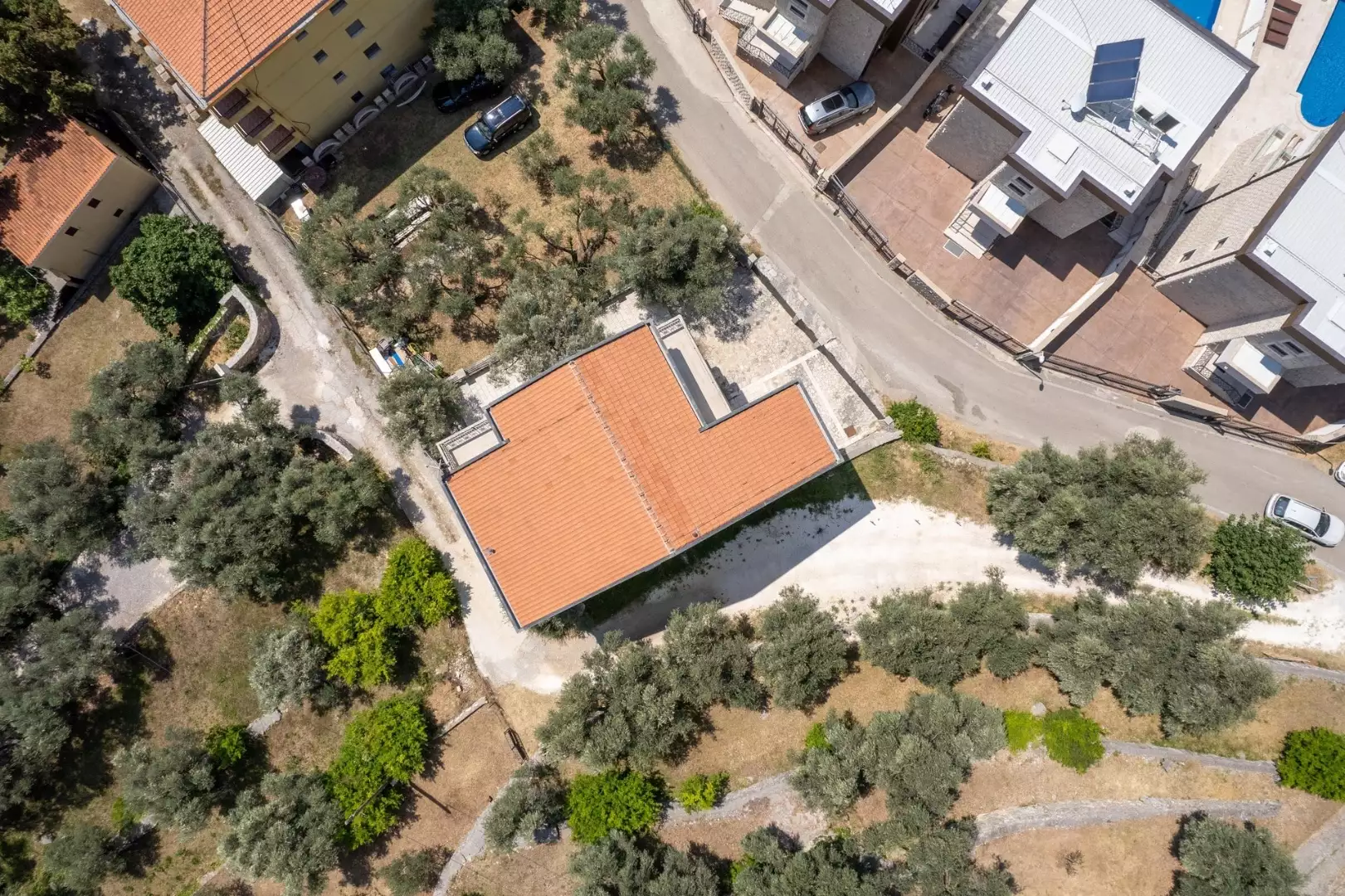 Villa 453m² in Montenegro, Przno. Priced at 990000€ rent photo-2