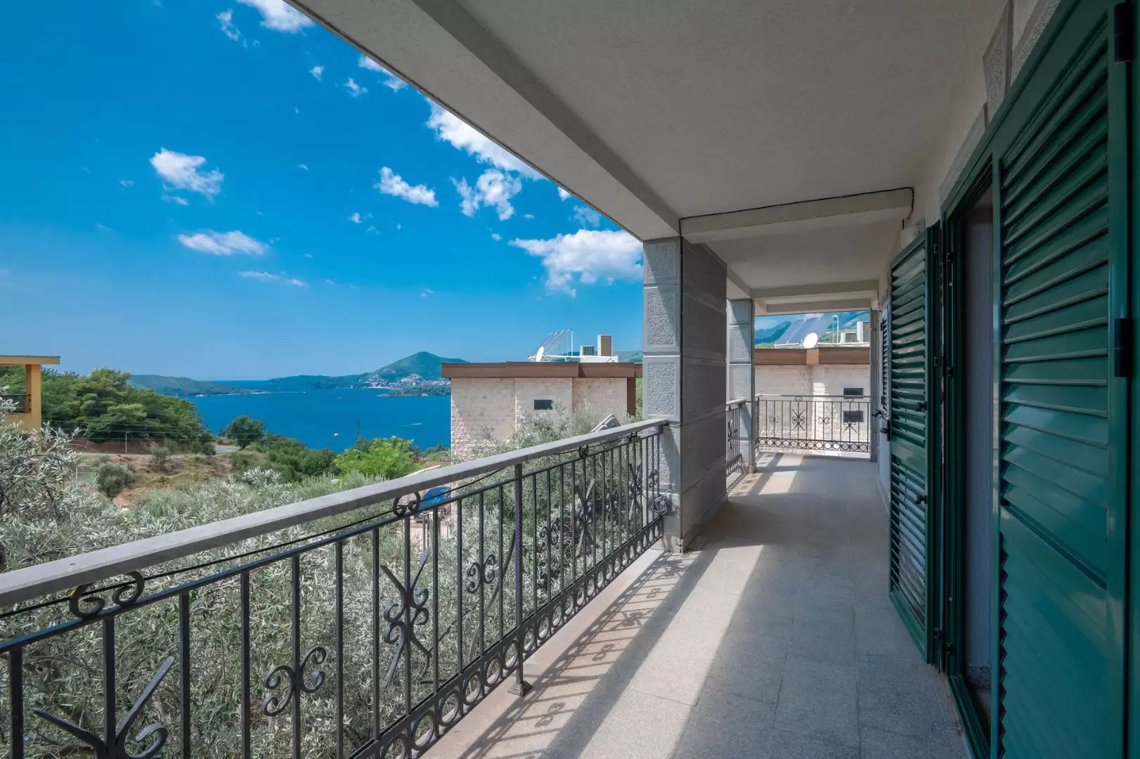 Villa 453m² in Montenegro, Przno. Priced at 990000€ rent photo-11