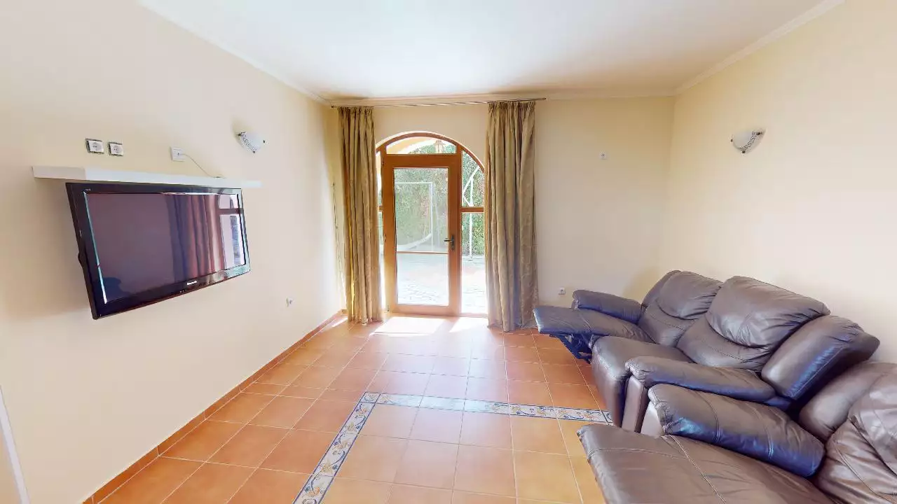 House 217m² in Bulgaria, Elenite. Priced at 169000€ rent photo-5