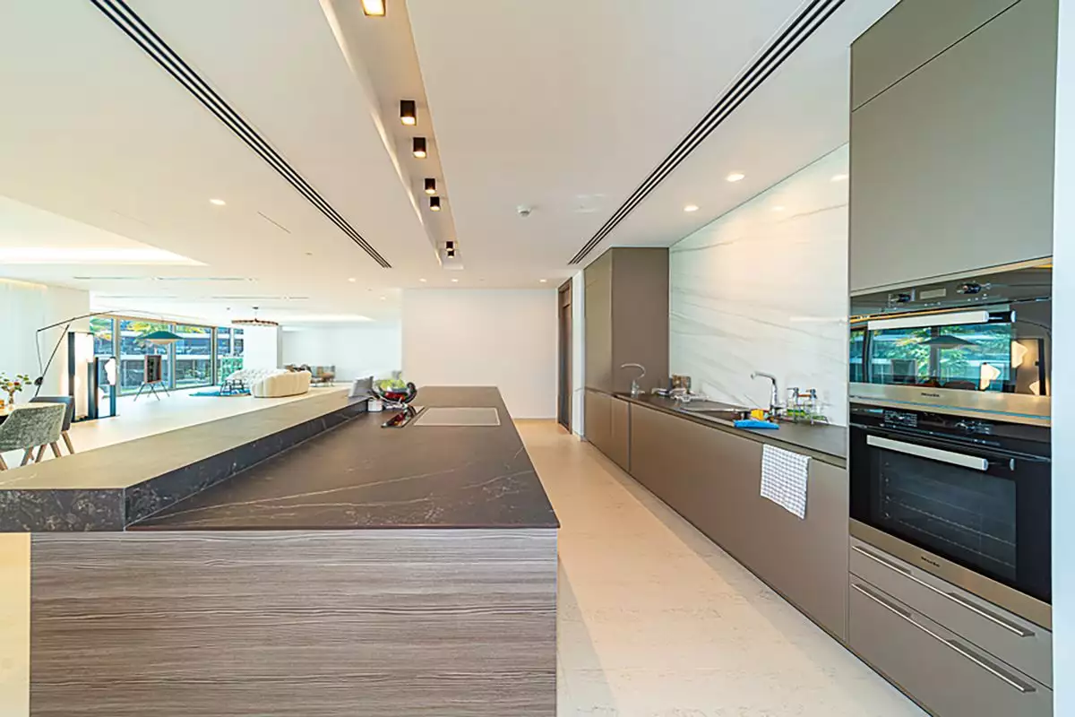 Flat 572m² in UAE, Dubai. Priced at 8808191€ rent photo-4