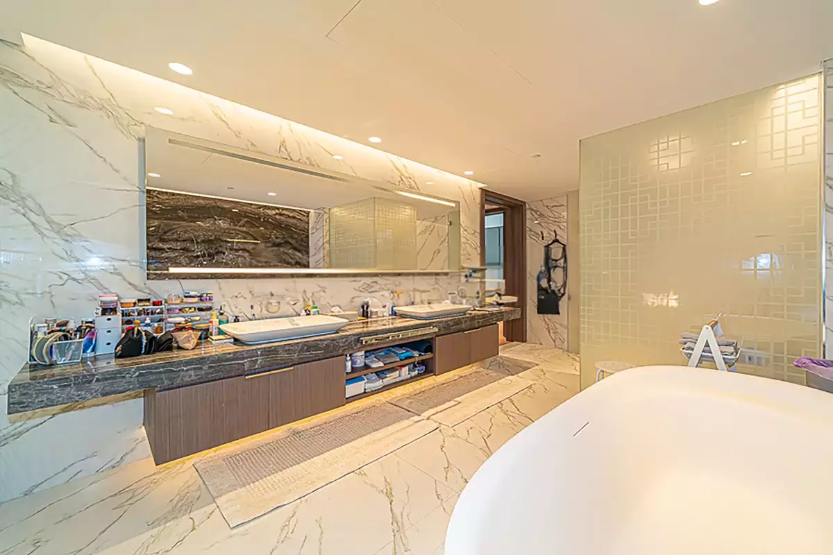 Flat 572m² in UAE, Dubai. Priced at 8808191€ rent photo-6
