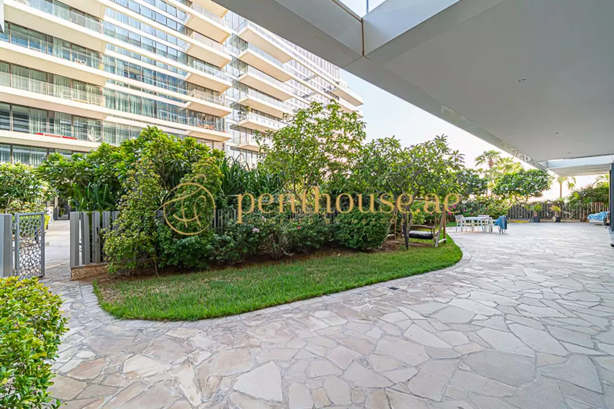 Flat 486m² in UAE, Dubai. Priced at 4694651€ rent photo-17