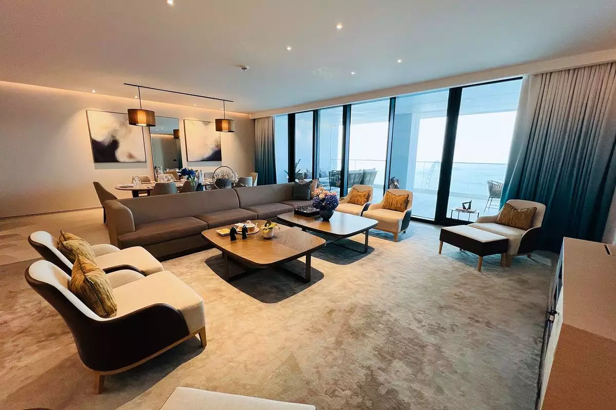 Flat 466m² in UAE, Dubai. Priced at 12485775€ rent photo-2